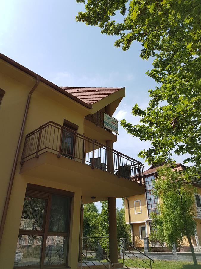 Tahiti Apartman Hajdúszoboszló Eksteriør billede